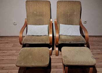 Zestaw foteli z podnóżkami