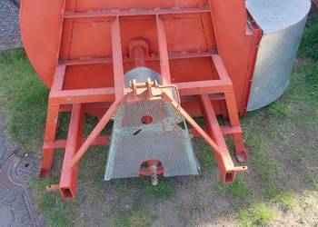 Dmuchawa do liści siana na traktor