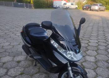 Maxi skuter Piaggio x8