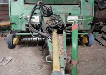 Prasa John Deere 550