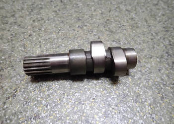 WAŁEK ROZRZĄDU GŁOWICY APRILIA TUAREG 600 87-91R 350 WIND