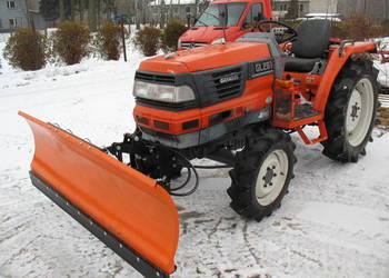 Kubota gl pług do śniegu pod piaskarko-solarkę zamitarkę