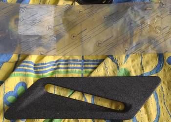 Osłona słupka prawy tyl Mercedes w124.  1246950830