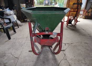 Rozsiewacz nawozu 300l