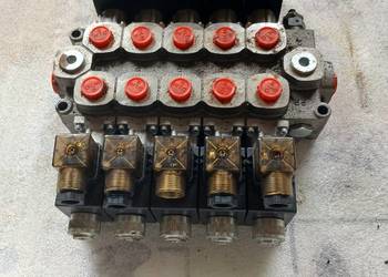 Rozdzielcz hydrauliczny 5-sekcyjny HPMV-3 sterowanie elektryczne
