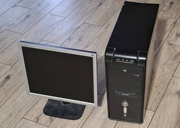 Komputer z monitorem