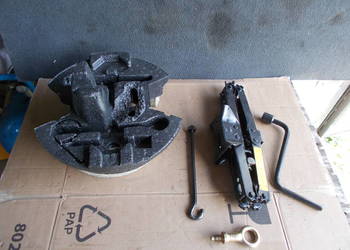 citroen c5 3.0 v6 02r lewarek klucz ucho do holowania zestaw