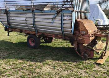 Przyczepa samozbierająca