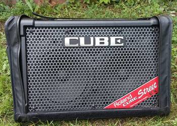 Roland Cube Street