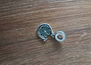 15 szt nowych srebrnych (próba 925) charms koniczynka w podkowie