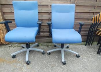Krzesło biurowe obrotowe Dostępne 2 sztuki