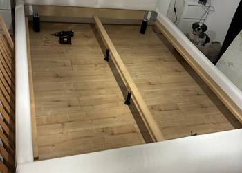 Łóżko sypialniane