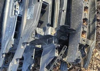 Pas Przedni VW Touran z drobnym uszkodzeniem