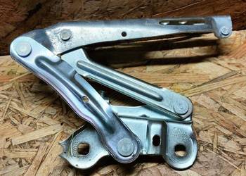 Zawias Maski Prawy Skoda Superb III 3V 3V0823302 Zawias Maski Prawy Skoda Superb III 3V 3V0823302