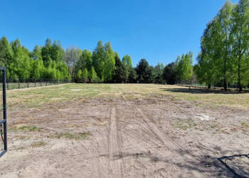 Sprzedam działkę budowlaną 2800m2 40x70m