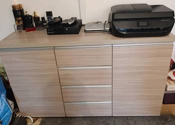 Meble do pokoju razem z komodą