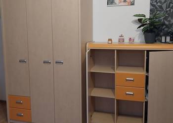 Meble młodzieżowe Forte Apli – komplet (szafa + 2 komody + szafka) stan bdb