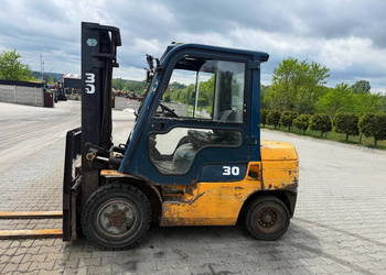 wózek widłowy TOYOTA 7FDF30 udźwig 3000kg 3.50m kabina diesel 2Z