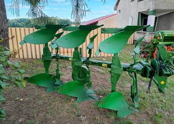 Pług obrotowy 3 skibowy Pług obrotowy 3 skibowy