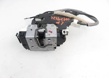 ZAMEK LEWY PRZEDNI MERCEDES C207 2047201535