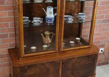 Piękna serwantka witryna art deco