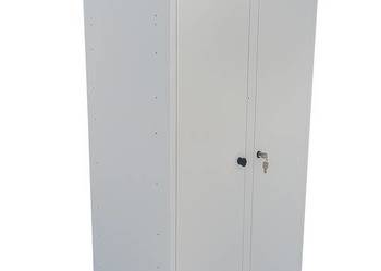 Pojemna metalowa szafa ubraniowa