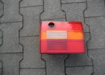 vw passat b4 kombi 94-96r lampa tył prawa w klapę 3a9945108