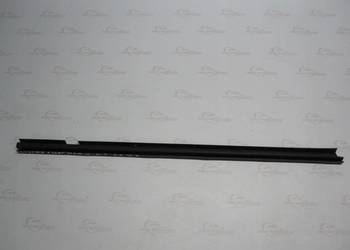 DACIA SANDERO II LIFT 20r listwa zgarniająca drzwi lewy tył DACIA SANDERO II LIFT 20r listwa zgarniająca drzwi lewy tył