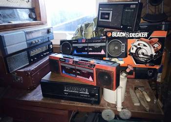 Radia PRL.Różne Starocie Walizki.