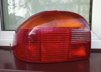Ford Mondeo MK1 hatchback lampa tył tylna lewa wkład