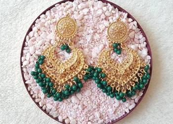Duże kolczyki złoty kolor zielone koraliki orientalny styl Bollywood boho e