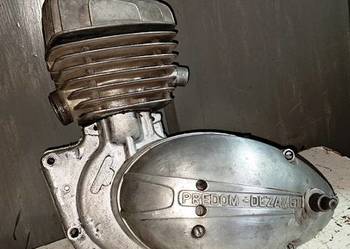 Silnik WSK 125 - czyste pole bez numeru