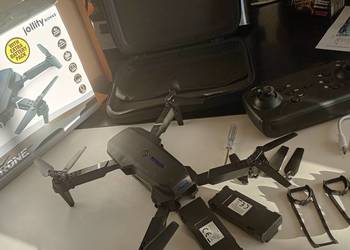 Dron z kamera
