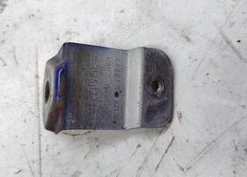 UCHWYT WSPORNIK BŁOTNIKA LEWY AUDI A1 8X 8X0821167