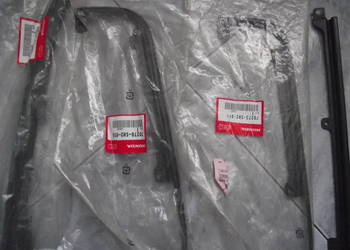 Honda CRX. Listwy szyberdachu.