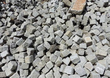 Kostka Granitowa Szara z rozbiórki Granit Kora Palisada Opornik Głaz
