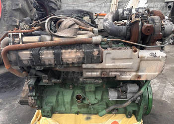 John Deere 6090HFG94 6090HFG95 Silnik Słupek Blok Głowica Obudowa Wał Korb…