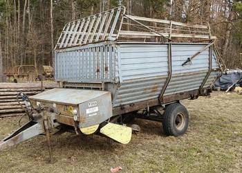 Przyczepa samozbierająca t055