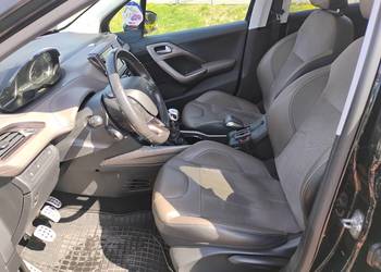 PEUGEOT 2008 1.6HDI- 115KM. Przebieg: 152000. Panorama. LED. Doinwestowany.
