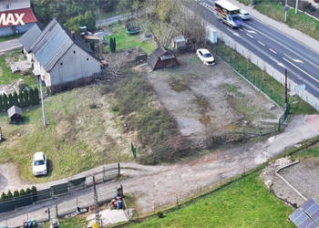 Przy głównej drodze, gotowy parking