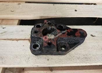 Uchwyt sworznia dolny FWD Massey Feguson 8270