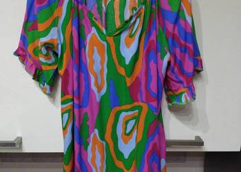 Sukienka z krótkimi  rękawami kimono - wielobarwna .