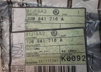 Nowa oryginalna uszczelka górna szkła ref.przód Skoda Octavi