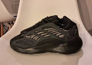 nowe buty z małą wadą fabryczną pokazaną na ostatniej fotce rozmiar 43 brak