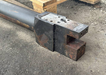 CAT TH 330 B TH330B Siłownik wysuwu ramienia