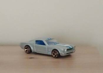 Hotwheels ford mustang fastback '65