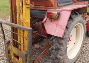 Maszt hydrauliczny do traktora