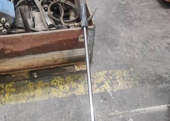 Siłownik hydrauliczny dwustronny 600mm wysuwu