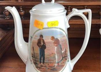 Dzbanek C. T. Altwasser. Syg. 1909 - 1935.  Modlitwa- obraz J. F. Millet