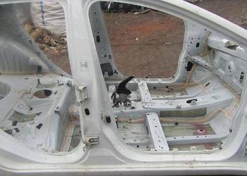 PRÓG SŁUPEK PRAWY PRAWA BOK NISSAN MICRA K14